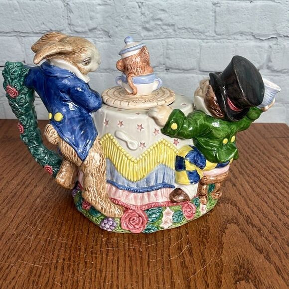 Vintage Fitz and Floyd - Alice in Wonderland Teapot - Picture 5 of 14